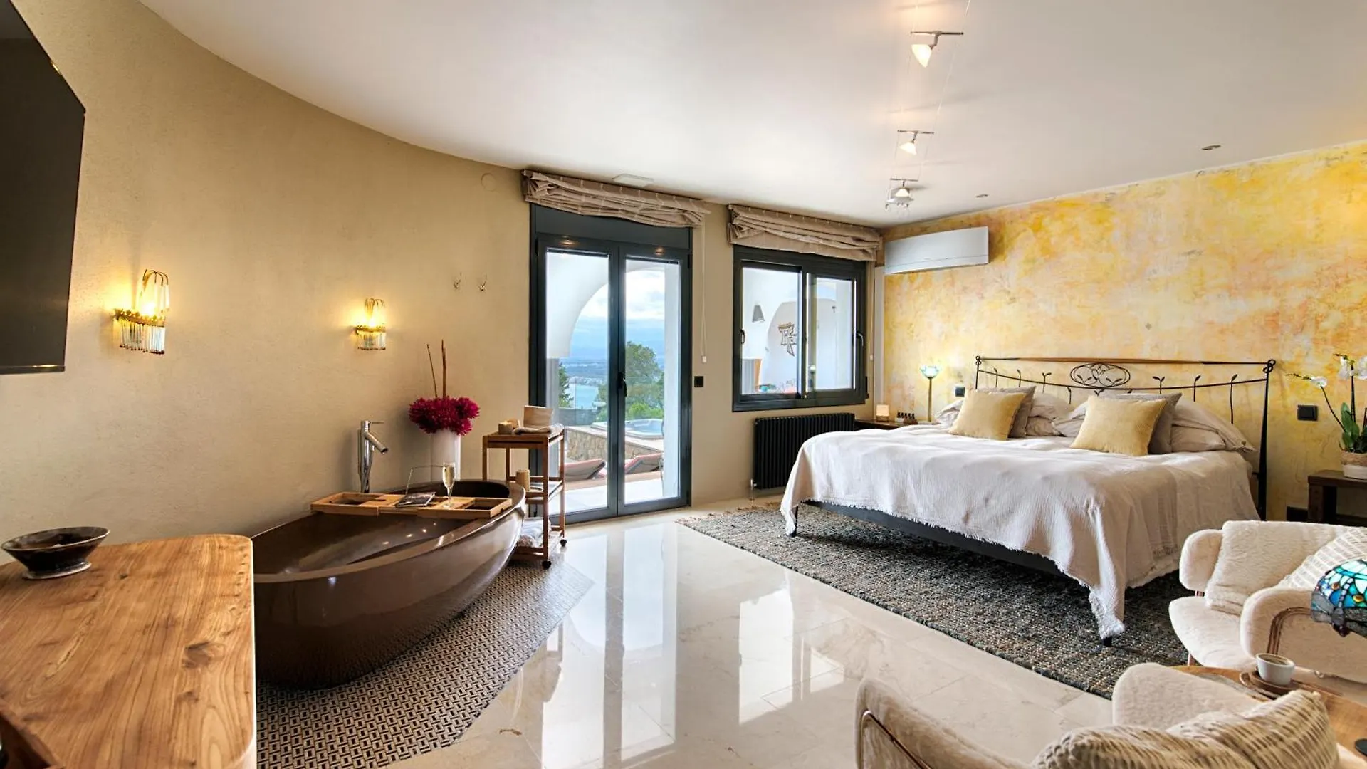 مبيت وإفطار روساس Casa De L'Albada 0*,  إسبانيا